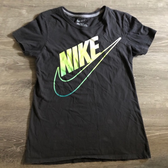 Nike Short Sleeve Tee - Picture 5 of 8